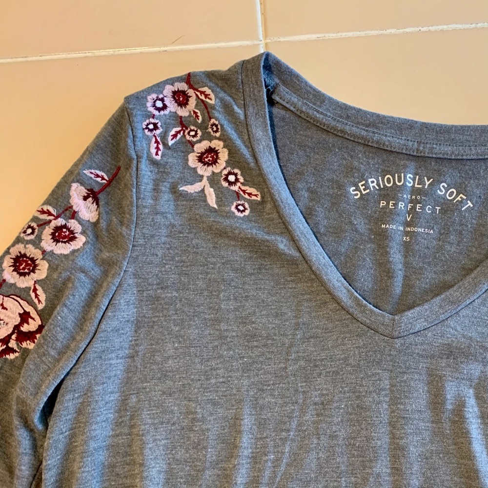 DONATED!! Aeropostale Perfect V Tee with embroidery 💥 - Picture 2 of 4